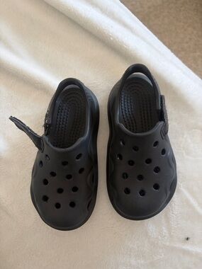 Kids Black Comfort Slip-On Clogs